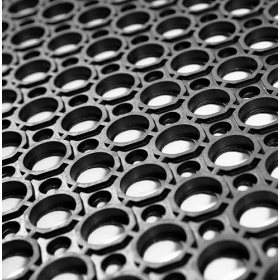 honeycomb-heavy-duty-drainage-mat_closeup_gmc_121389746